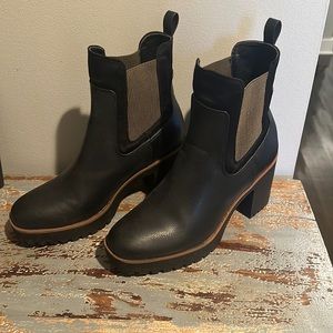 Chinese Laundry Chunky boots